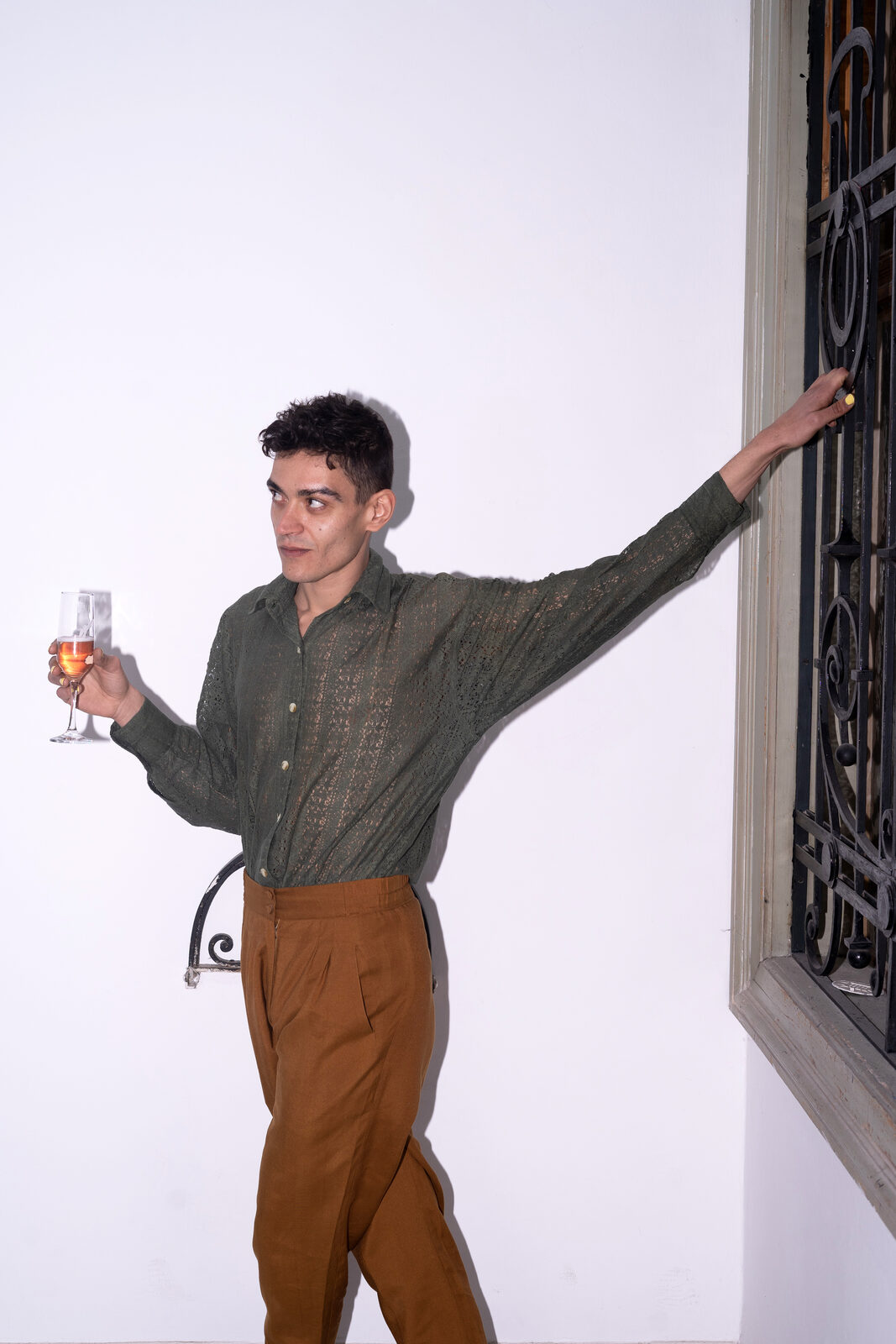 Josef Mohamed mit Sektglas